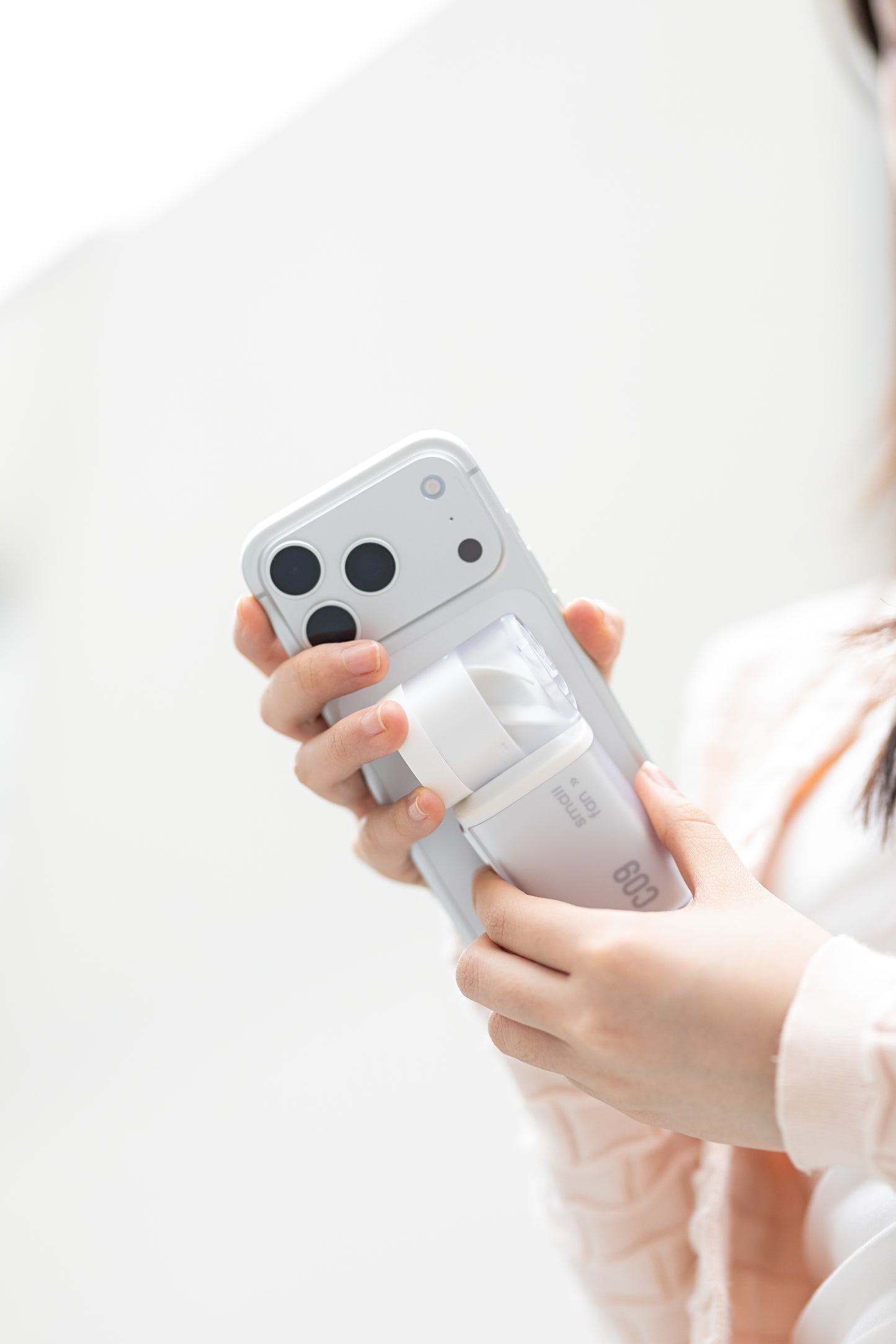 Oriday手持迷你高速風扇四檔精准控風靜音113g輕盈外出便攜3000mAhType-C快充長續航ABS耐用