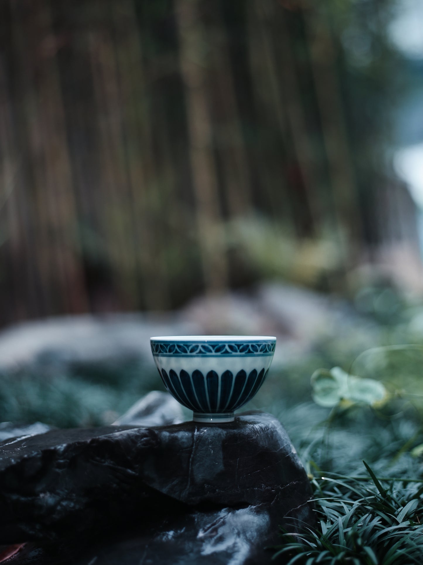Oriday Hand-painted Chicken Heart-shaped Tea Cup Host Cup with Ming Yongle-style Chrysanthemum Petal Pattern High-end Single Chinese Ceramic Cup