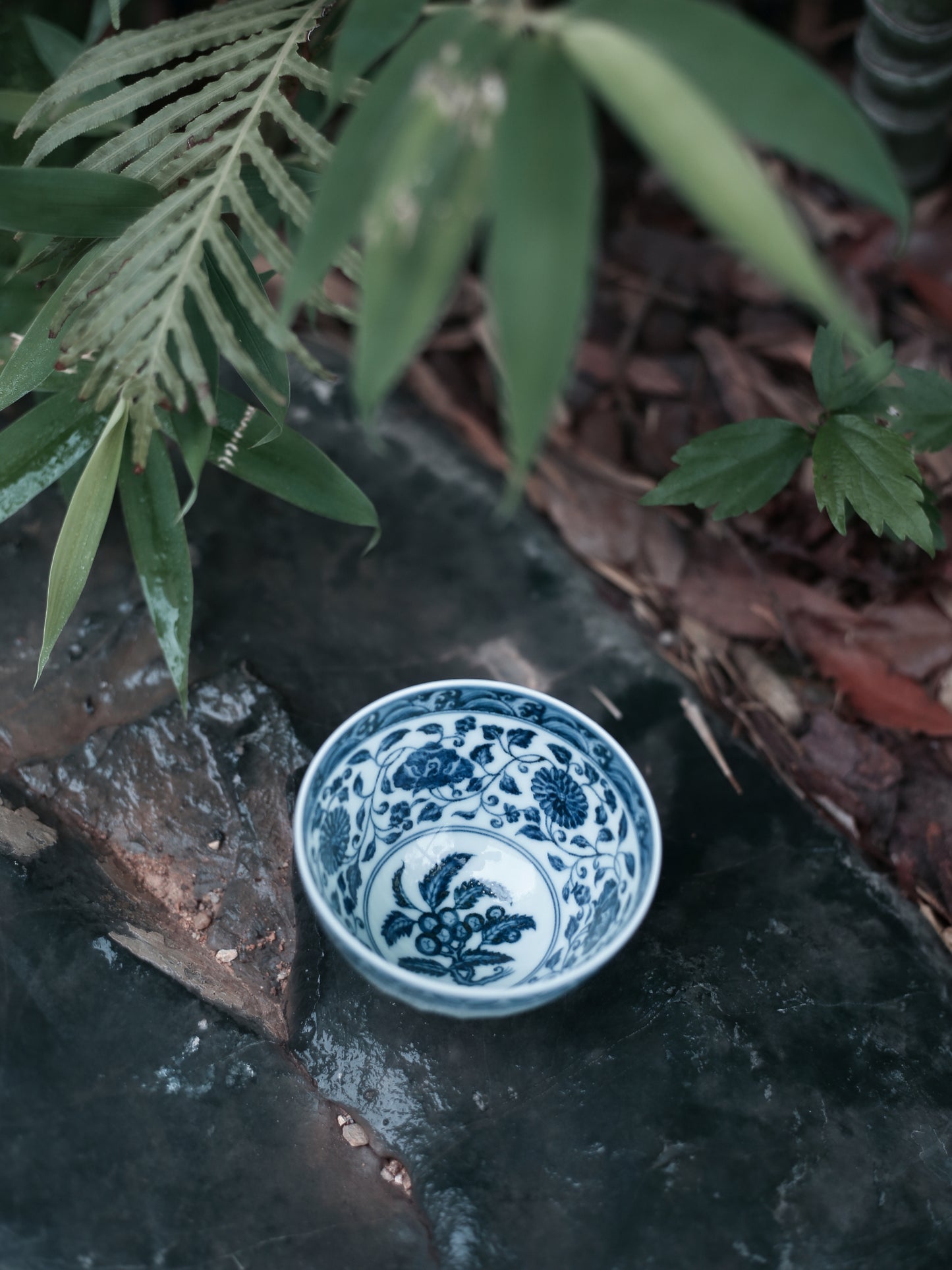 Oriday Hand-painted Chicken Heart-shaped Tea Cup Host Cup with Ming Yongle-style Chrysanthemum Petal Pattern High-end Single Chinese Ceramic Cup
