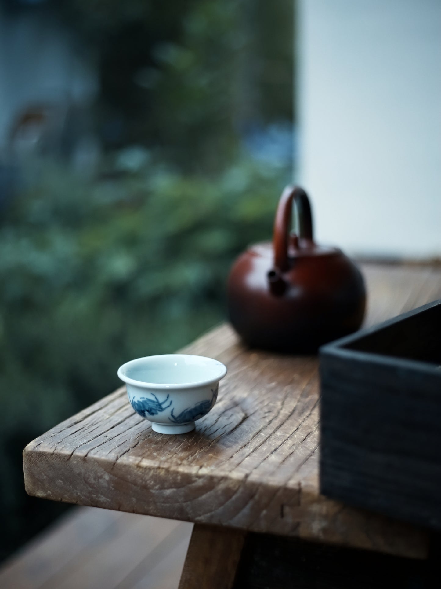 Oriday Hand-painted Blue and White Crab Owner's Cup | "Wealth from All Directions" Press Cup | Traditional Chinese Ceramic Tea Cup