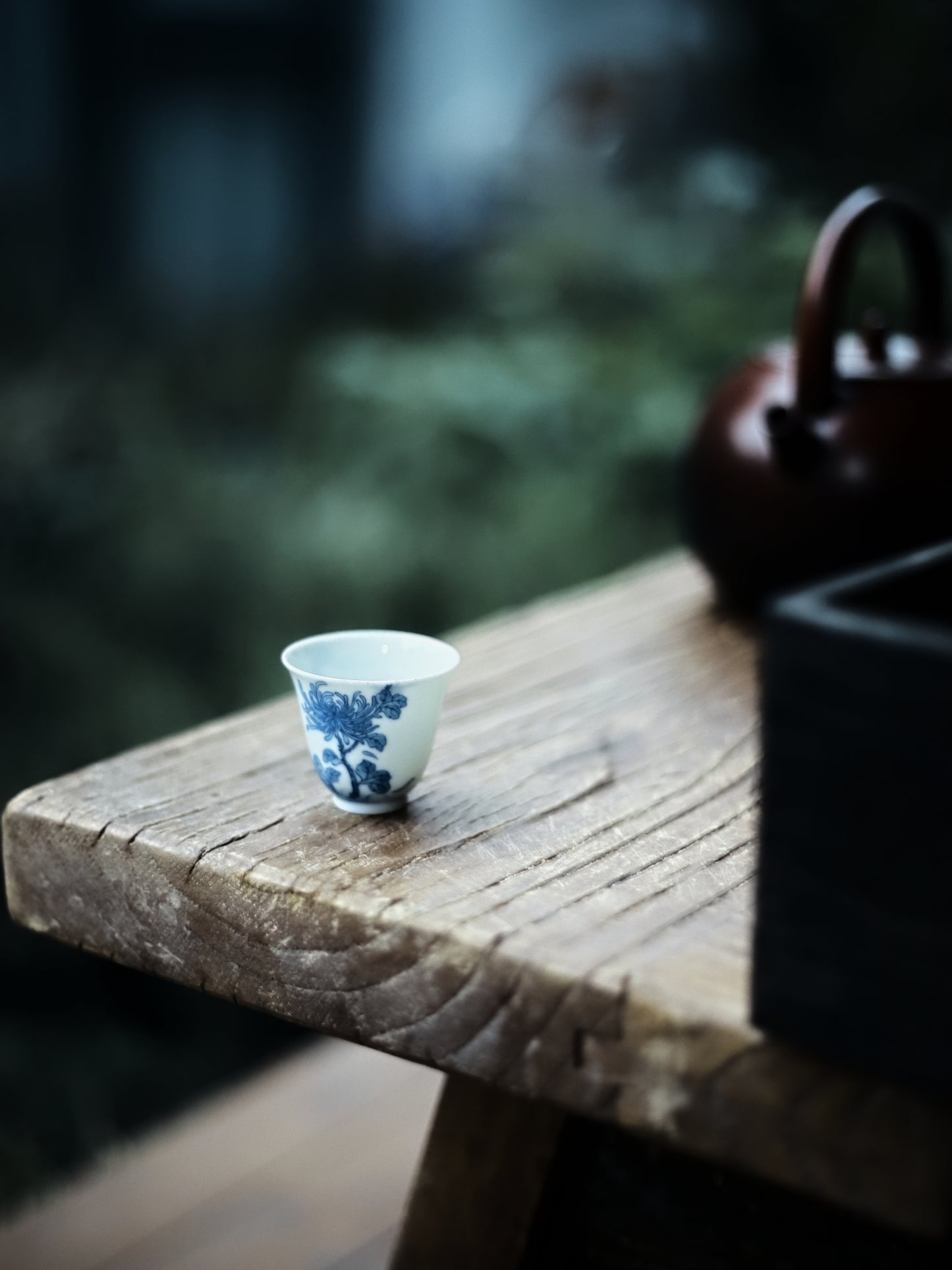 Oriday Premium Hand-Painted Scent Cup Blue-and-White Chrysanthemum Porcelain Host Tea Cup Kung Fu Tea Tasting Cup