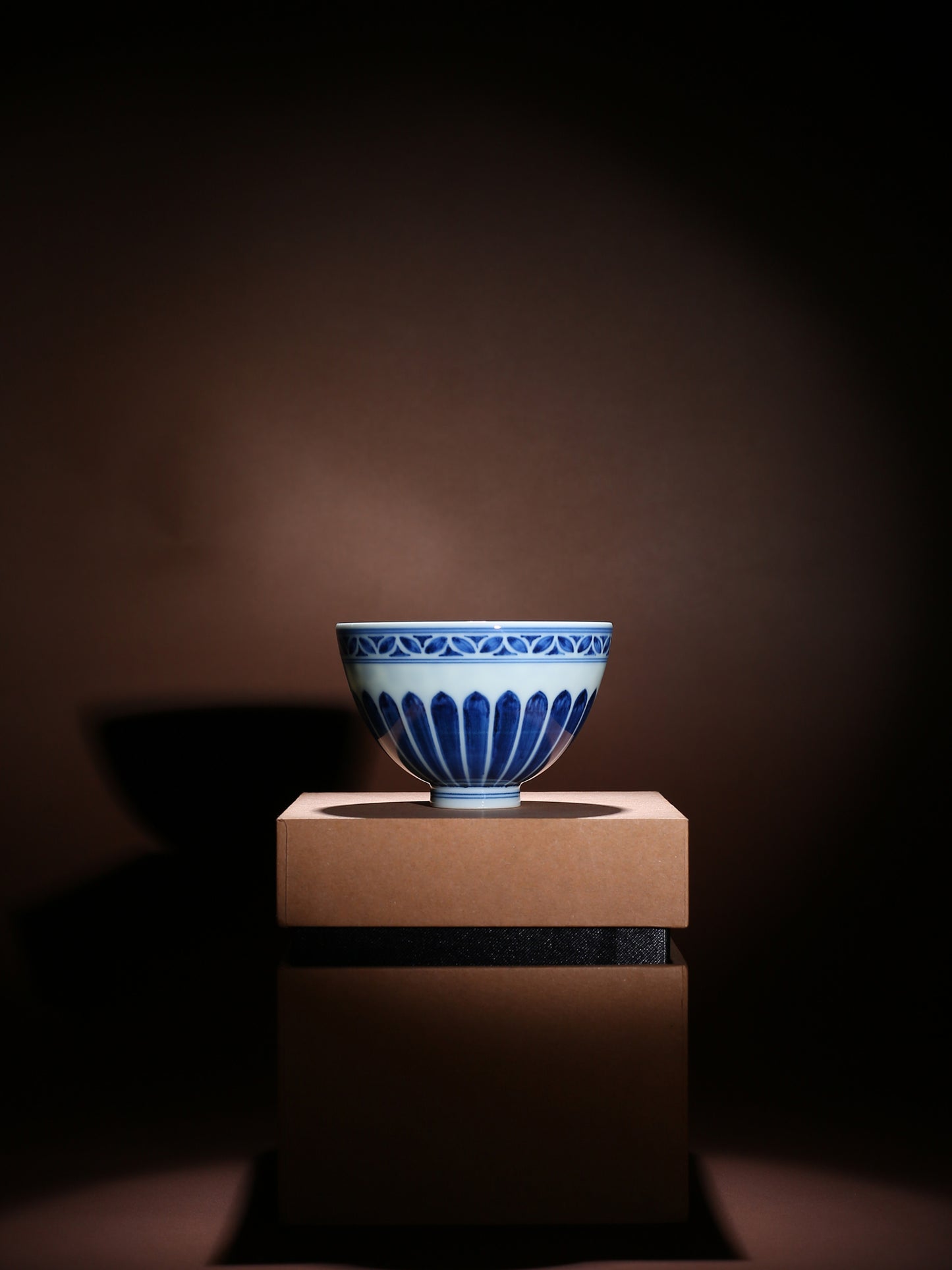 Oriday Hand-painted Chicken Heart-shaped Tea Cup Host Cup with Ming Yongle-style Chrysanthemum Petal Pattern High-end Single Chinese Ceramic Cup