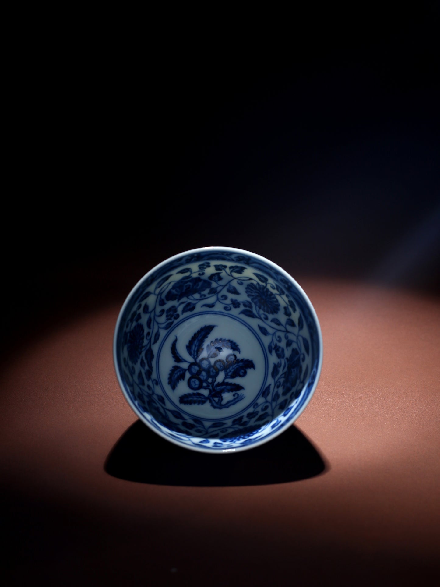 Oriday Hand-painted Chicken Heart-shaped Tea Cup Host Cup with Ming Yongle-style Chrysanthemum Petal Pattern High-end Single Chinese Ceramic Cup