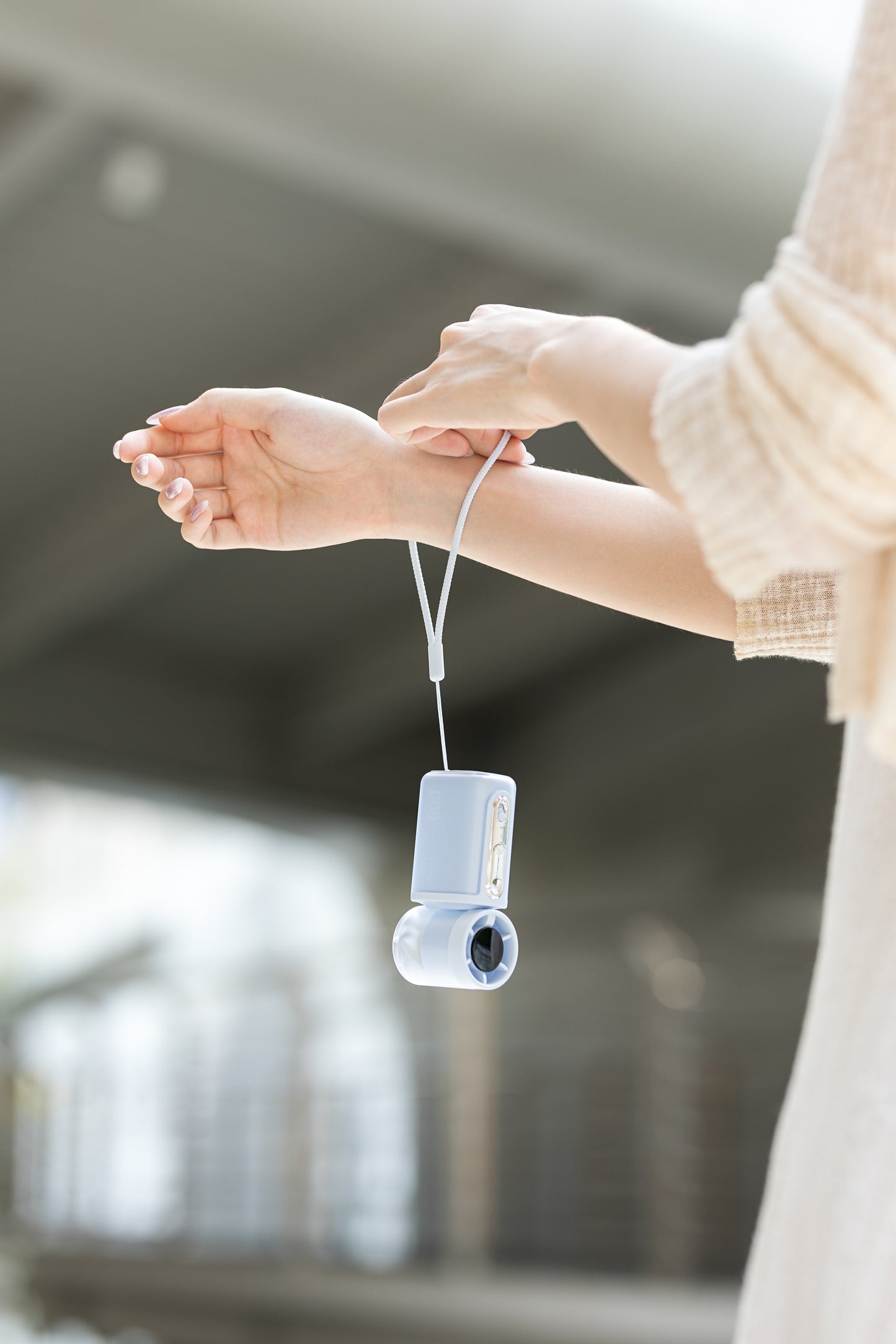 Oriday手持迷你高速風扇四檔精准控風靜音113g輕盈外出便攜3000mAhType-C快充長續航ABS耐用