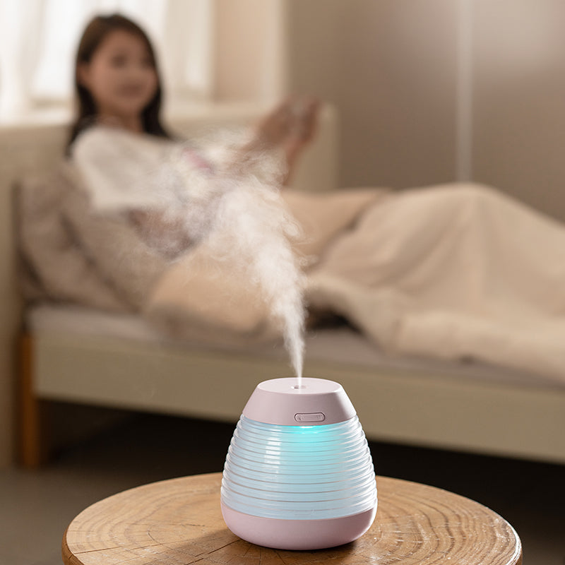 Oriday【加濕器推薦2025】松果創意香薰機｜USB靜音加濕・七彩燈光・缺水自動斷電｜辦公室家居皆適用