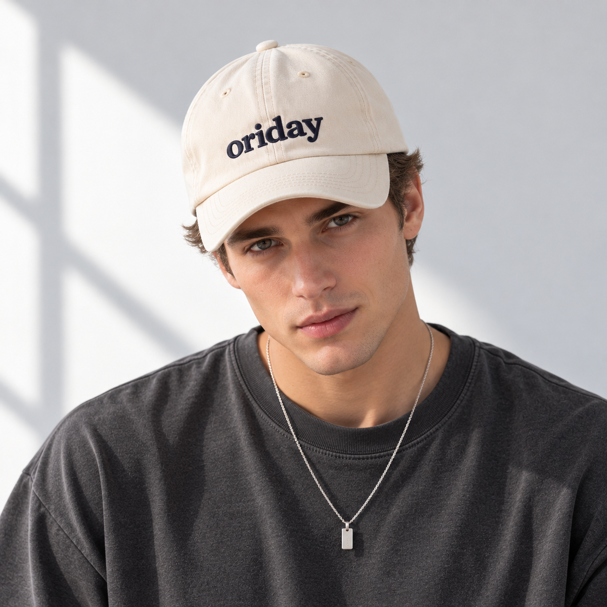 oriday 立體字母刺繡棒球帽｜日常休閒・街頭穿搭・五色可選｜灰色水洗破洞工藝款