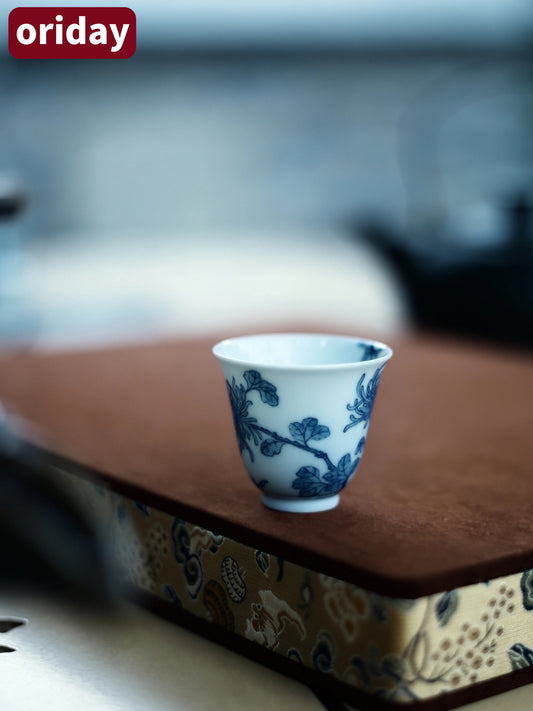 Oriday Premium Hand-Painted Scent Cup   Blue-and-White Chrysanthemum Porcelain Host Tea Cup   Kung Fu Tea Tasting Cup